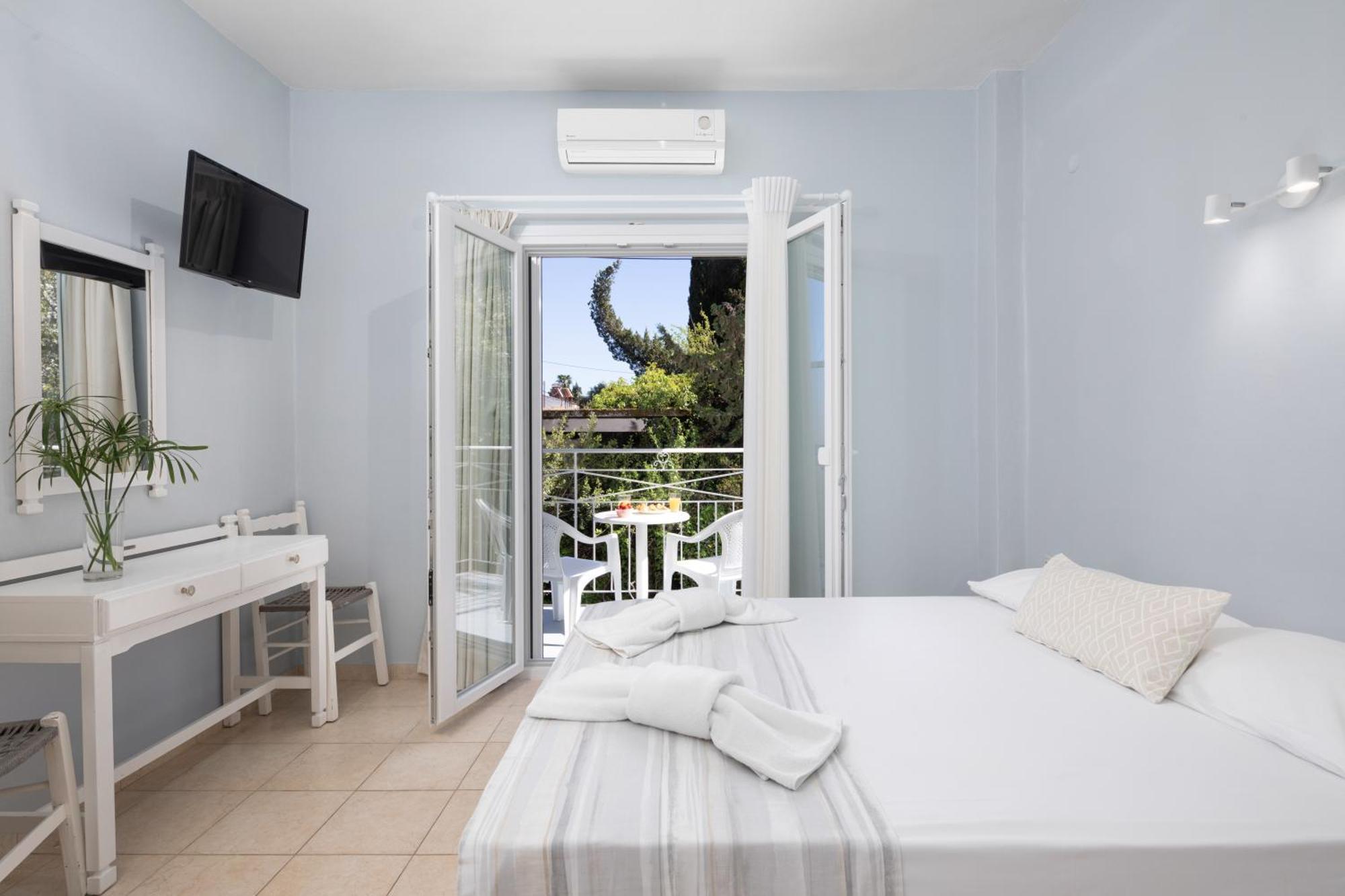 Bella Vista Beach Hotel Benitses  Eksteriør bilde