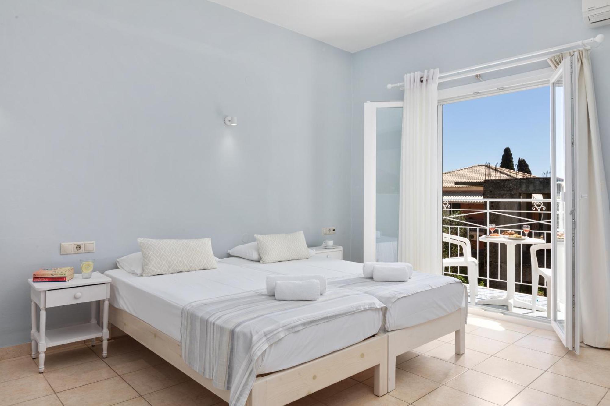 Bella Vista Beach Hotel Benitses  Eksteriør bilde