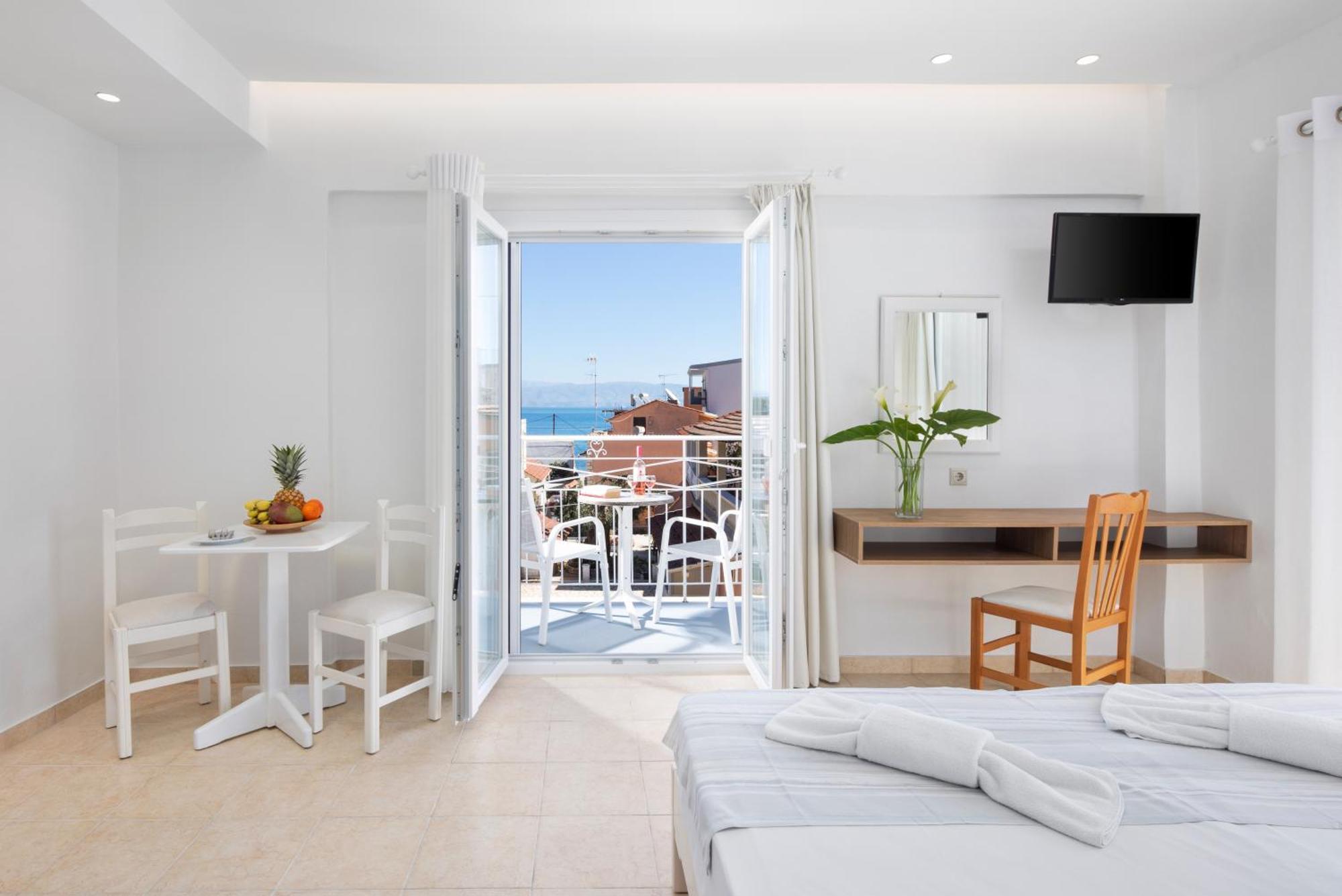 Bella Vista Beach Hotel Benitses  Eksteriør bilde