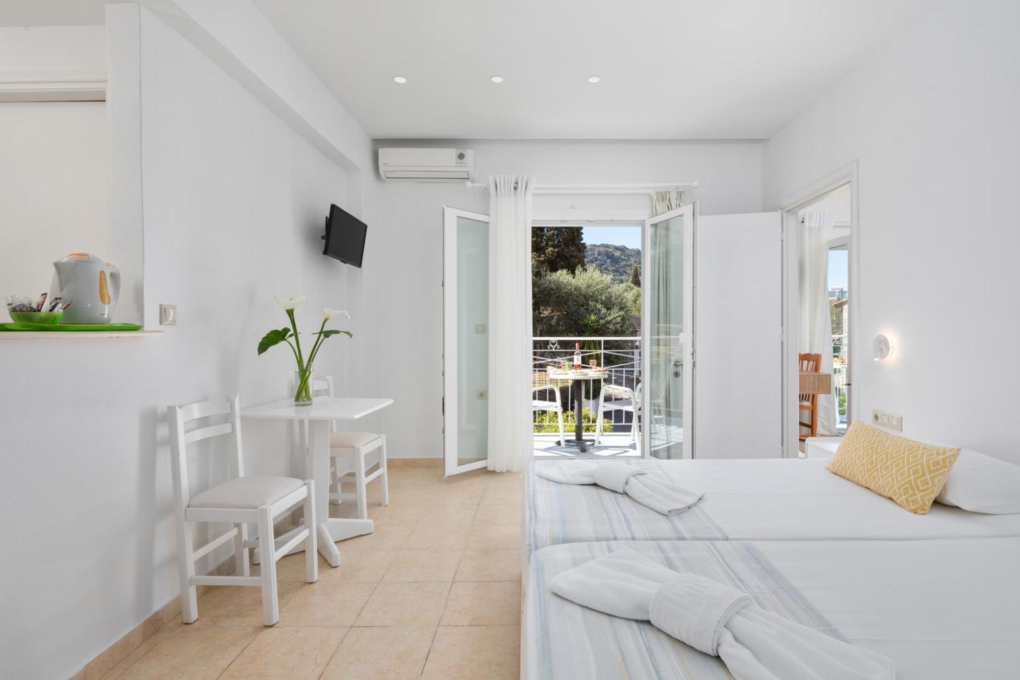 Bella Vista Beach Hotel Benitses  Eksteriør bilde