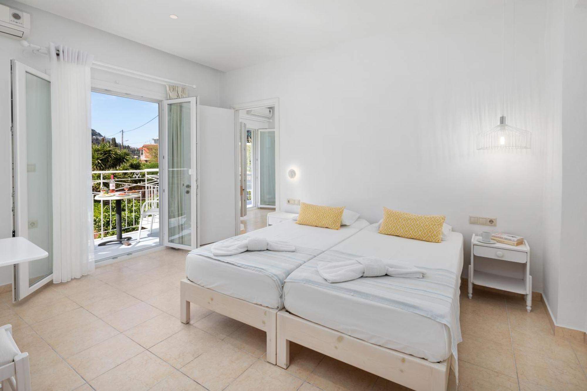 Bella Vista Beach Hotel Benitses  Eksteriør bilde