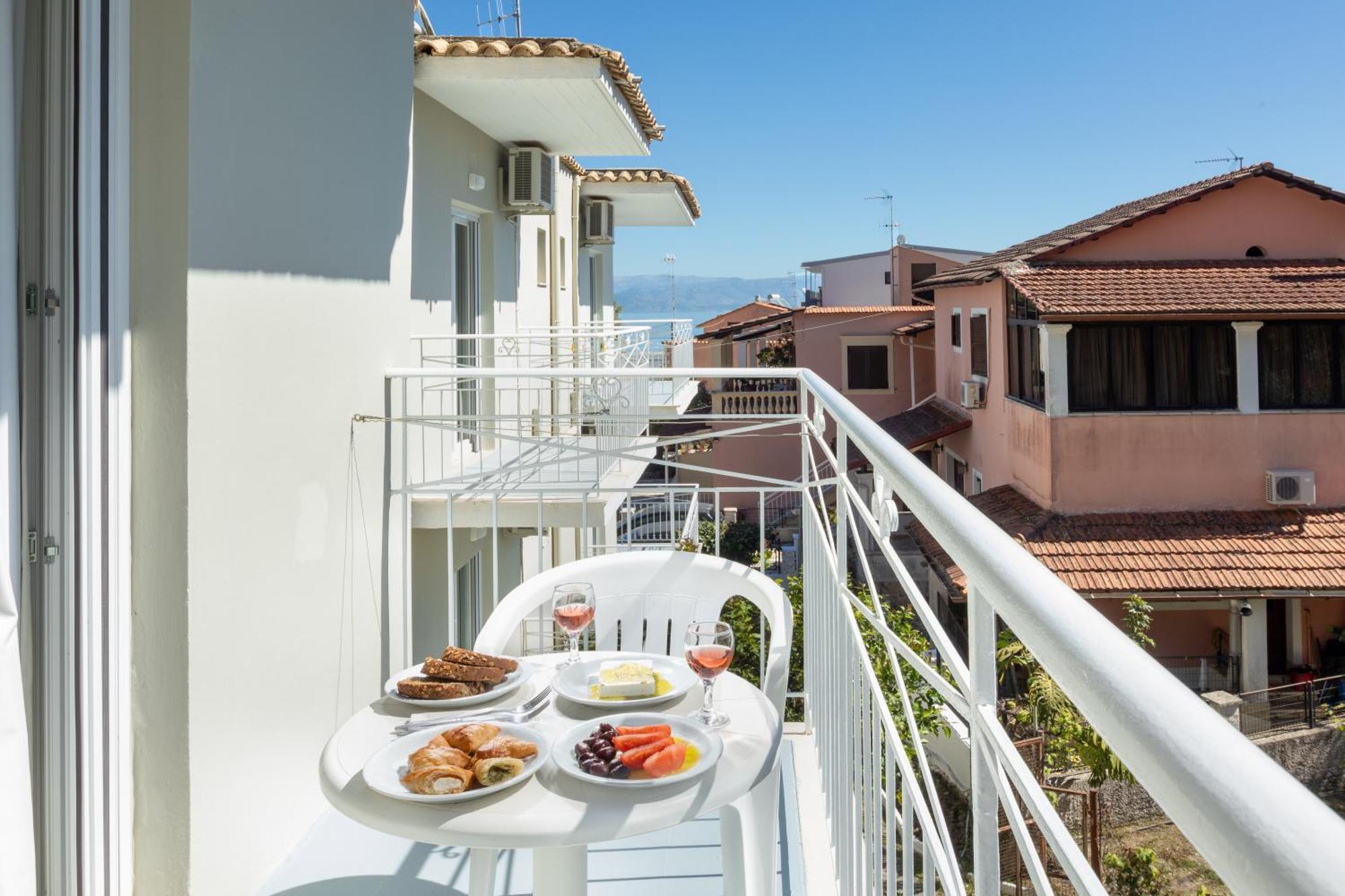 Bella Vista Beach Hotel Benitses  Eksteriør bilde