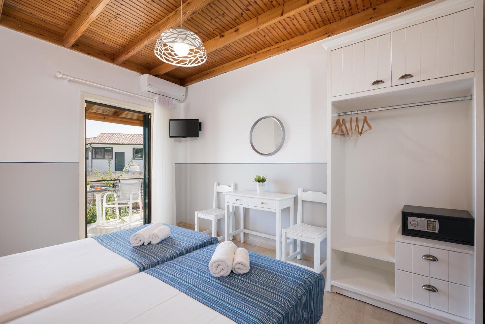 Bella Vista Beach Hotel Benitses  Eksteriør bilde